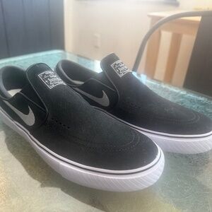 Nike SB Zoom Janoski+ Slip 'Black White' FN5893-00. Men's 9.5